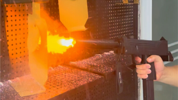 ของเล่นโมเดล Mac10 พร้อมระบบลดเสียงและควัน