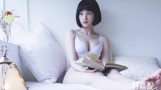 Quảng cáo đồ lót Li You 7