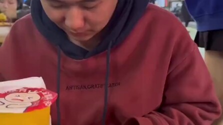 มุมปากยิ้มยากกว่าอากิระอีก