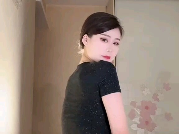 Lưng của cô gái CT