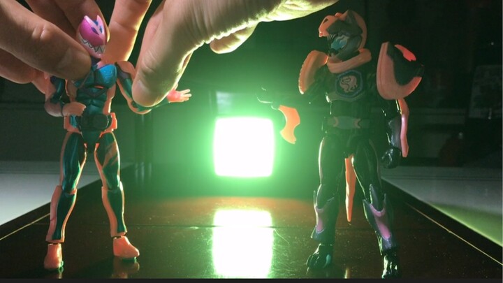 [Animasi Stop-Motion] Orang ini sudah gila selama tiga bulan dan menggunakan ratusan Kamen Rider unt