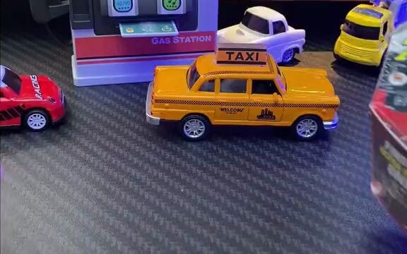 Mở hộp mô hình ô tô đồ chơi
