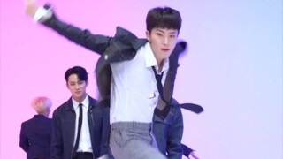 【SEVENTEEN】 قصة جنون تشاوهو + ضرب فريقي بقسوة
