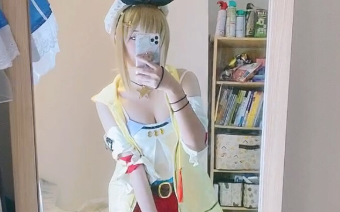Lisa when she was the fattest two years ago ~ super meaty legs!