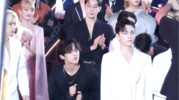 【SEVENTEEN】230107 Golden Disc: Choi Seungcheol yang Bingung Tidak Tahu Harus Berbuat Apa