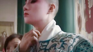 Dengan wajah baby face, siapa sangka dia dulunya adalah seorang pemuda yang berbakat dan cakap?!