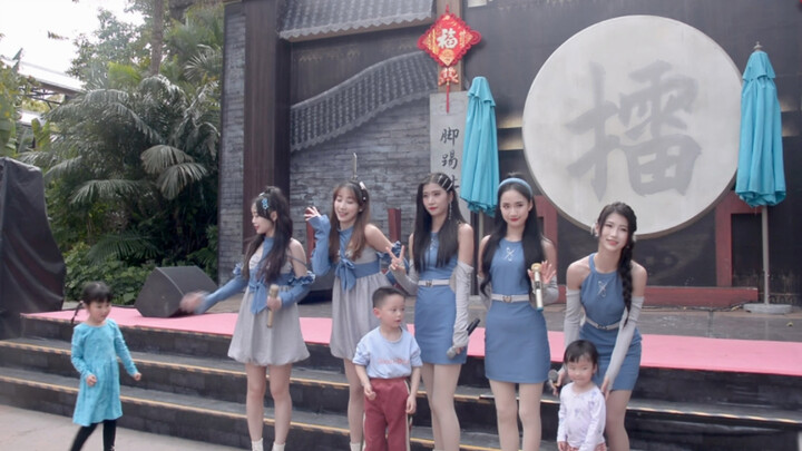 "Chimelong Girls Group" daily photo session ~ (Happy Valentine's Day to everyone)