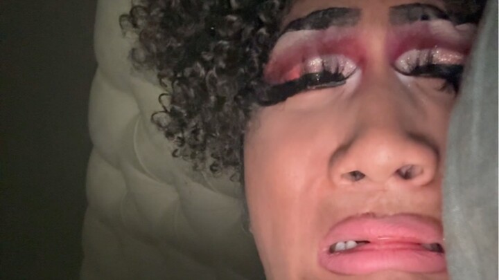 ตอนที่คุณกำลังร้องไห้ เพลงก็หยุดลง