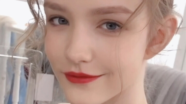 Damn, I don't even dare to P it like this, she looks like this
