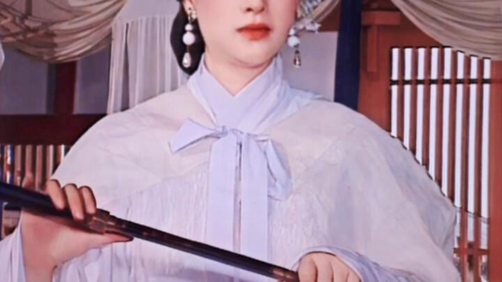 เห็นทีว่า “อยากดูดีต้องแต่งสีขาว” ก็มีรายละเอียดเช่นกัน! พอได้เห็นพวกเธอก็ถึงจะเข้าใจว่าการใส่ชุดไว้