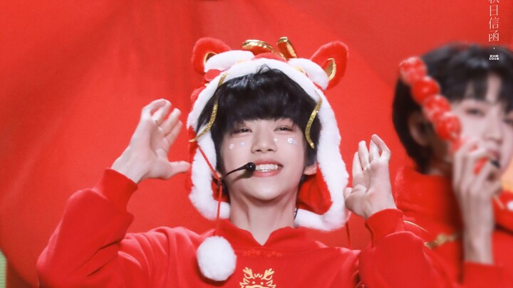 史上最萌年画娃娃张函瑞开场舞《发财发福中国年》点击收看即可获得财神加持