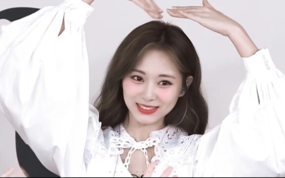 【TWICE Châu Tử Du】Truyện tiểu thuyết cũng không dám viết như thế! Sinh năm 1999, debut khi mới 16 tu