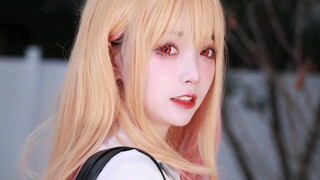 Siapa yang tidak ingin punya pacar yang bisa cosplay?