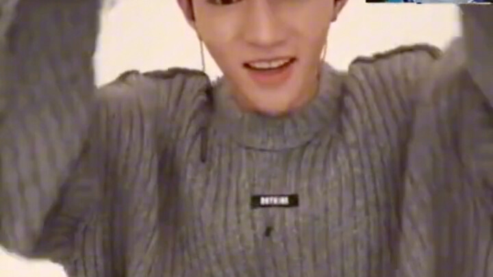 The second Du Hua showed up, I seriously cracked up—someone actually gave Zhang Hao a self-produced 