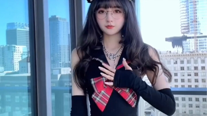 “น้องสาวตัวน้อยในชุดพรางตัว”