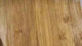 终于找到菜板掉下来的原因