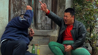 Một cân rượu nhỏ làm cho thằng béo chết tiệt và ông chú già say bí tỉ...