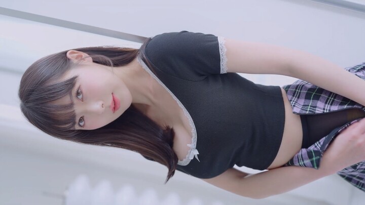นางแบบ tsuki ถ่ายใกล้ชัดๆ ใส่ถุงน่องกับกระโปรงสั้น ครองใจหนุ่มๆ