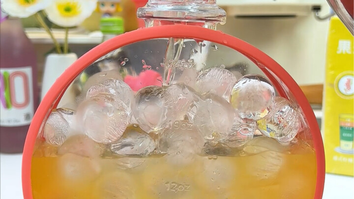 فك رمز مشروب يوغورت النكتارين الطازج الذي تبيعه مي شيه بينغ تشنغ بشكل هائل، إنه لذيذ جدًا حقًا!