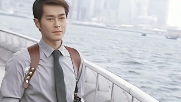 Kami juga tidak tahu persisnya mirip di mana, pokoknya ganteng sudah cukup kok