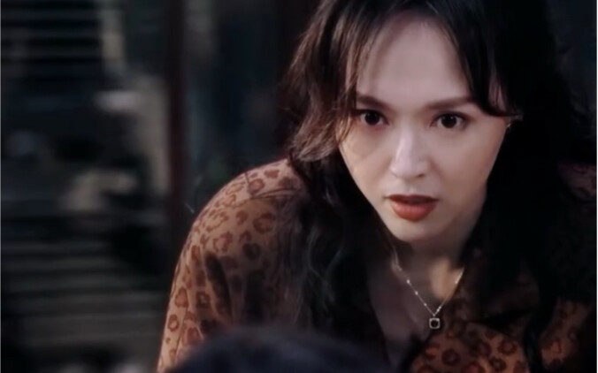 Chị Vưu mới là boss lớn: Trong khi người khác còn đang săm soi chênh lệch thông tin trong nước, chị 