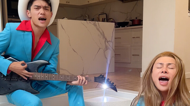 التغيير في الزي تحت الأرض! آخر يوم لنا معًا! سأحتضنك فقط