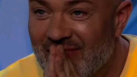 video top top(nhạc tên run away)