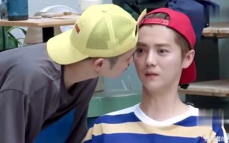 The ultimate reactions of straight men getting kissed on the face: Lu Han looks utterly reluctant, w