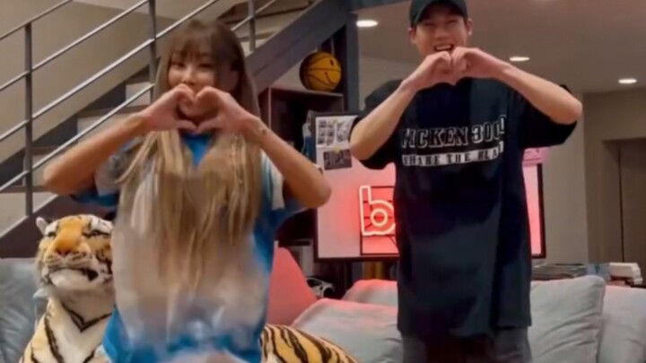 Zhou Xian x Hyolyn's new song "This Love" challenge