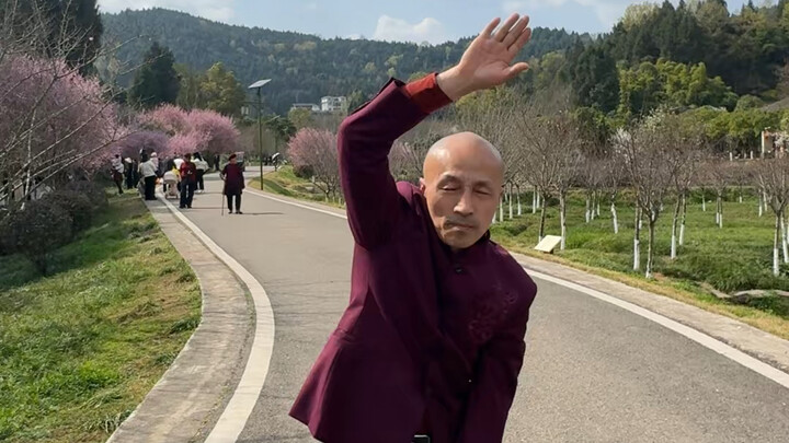 Wangi tahun baru sudah berlalu, tapi wangi cinta masih ada #ApiCilokDJ #WangiCinta #ShakeZiOnline Be