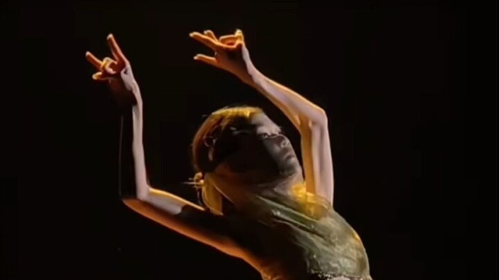 Chinese-style street dance is amazing—it even gives me the vibe of Yang Liping in today’s post-2010 