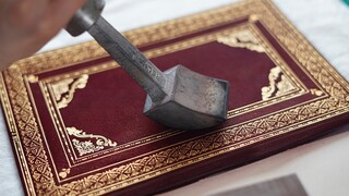 Dùng 2 năm để làm 1 quyển sách khắc bìa sang trọng