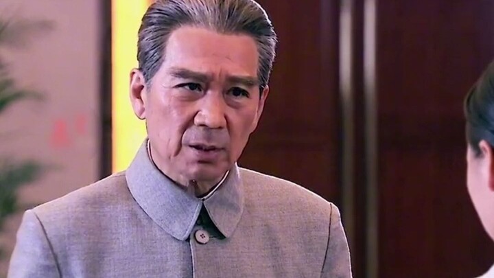 Because of a harsh word, Premier Zhou主动 apologized to the waiter.
