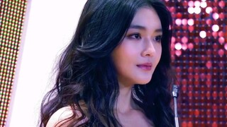 她看你的眼神毫无爱意