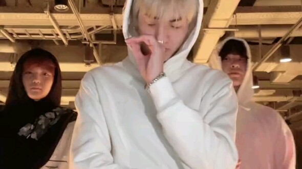 TREASURE’s Kim Doyoung x HARUTO x So Jung-hwan “Jiggle Jiggle” Dance Challenge