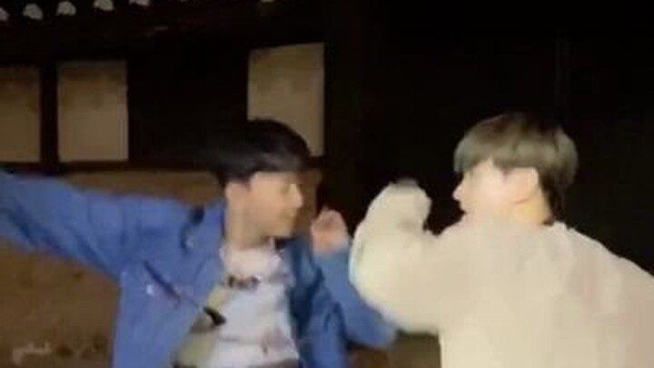 【Byun Baekhyun/Kasper】Thử thách #CandyChallenge có cả Baekhyun thật tham gia