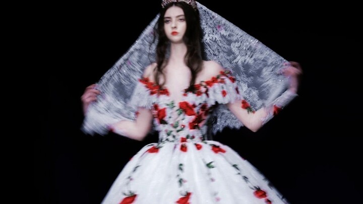 【Super Sweet】Flowers Entwined: A Girl's Skirt Blossoms in Midsummer~