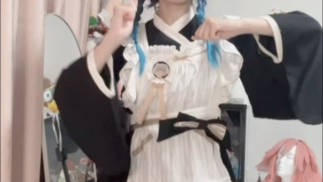 I woke up too suddenly and saw Baal dancing the “social shake” (fan-made).