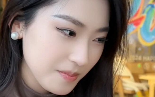 What should you do when your female friend says her lips are chapped?