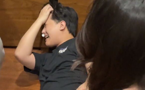 Mungkin bagi sebagian orang, bertemu sekali saja sudah merupakan keberuntungan tiga kehidupan...