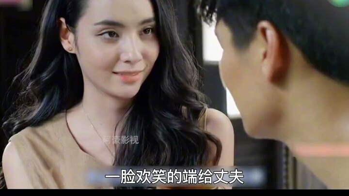 Pada malam pertama pernikahan, sang istri memohon kepada suaminya agar melepaskannya; adegan selanju