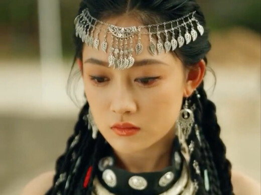 เพื่อที่จะแต่งงานกับ "เทพเจ้าแห่งขุนเขา" แม่จึงมาตรวจความบริสุทธิ์ของลูกสาวด้วยตัวเอง เธอคิดว่าการได