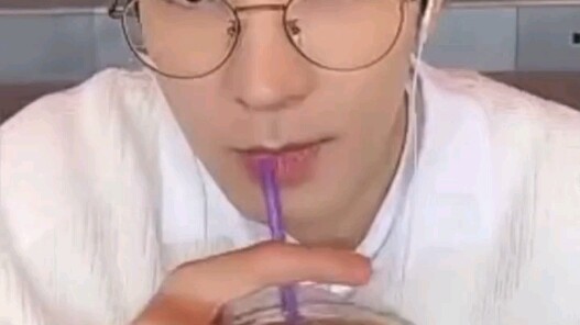 【يو هوي】يوان يو يشاهد الإعلان الحصري للحكاية الخيالية مرة أخرى