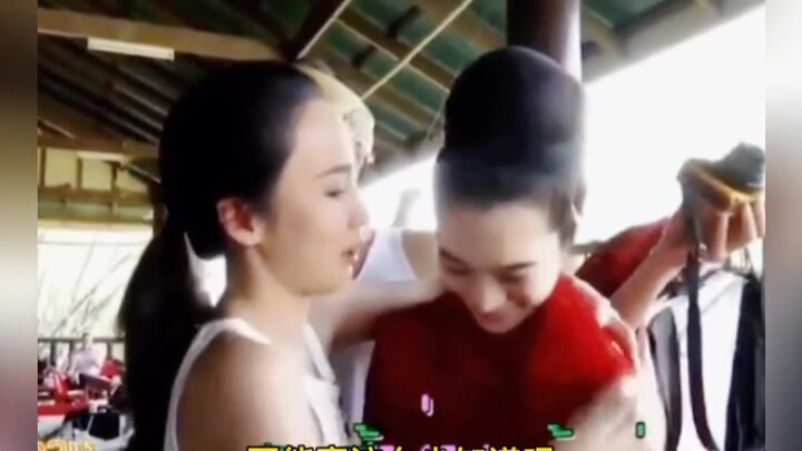 她真的很保护这些女演员，她做的这些举动，看懂的都懂aump