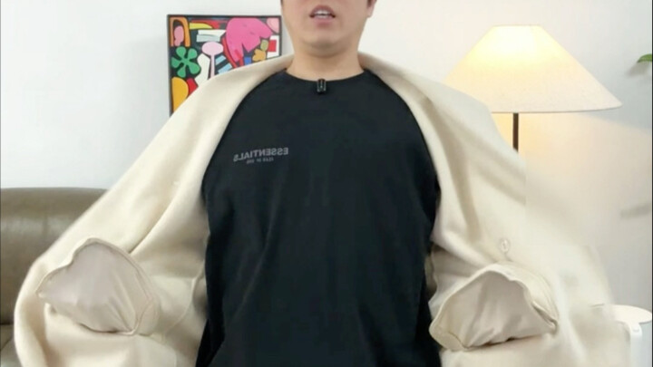 Apakah saku mantel perempuan semua berisi waslap?