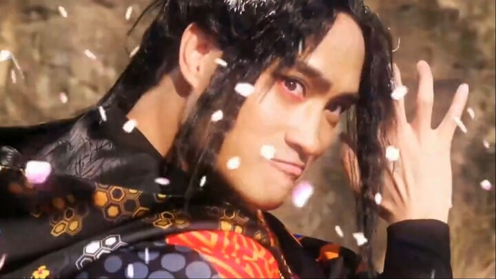 [Penggantian Efek Suara] Raja Tawon muncul, tetapi dengan efek suara transformasi Kamen Rider
