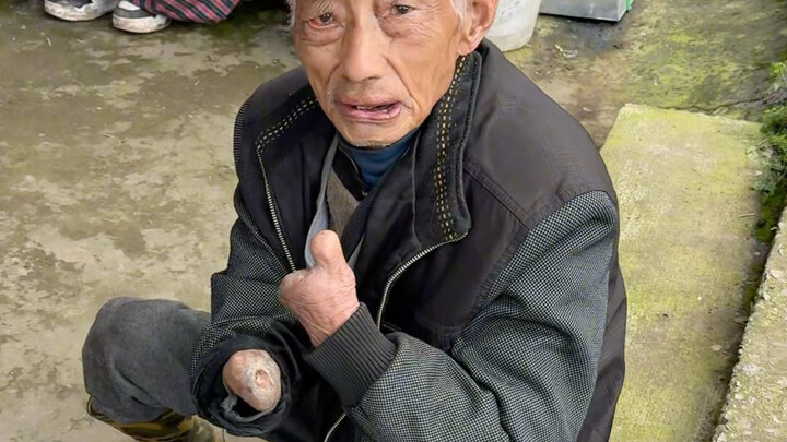 ฉันหวังว่าลูกสุนัขและลูกแมวทุกตัวจะมีน้ำอุ่น บ้านที่กันลมได้ และท้องที่ไม่หิวโหย น้องหมาจรจัดที่รักข