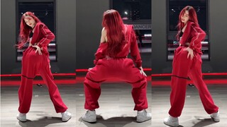 My butt is not very good~ I have to dance vigorously! Who hasn’t seen Rihanna’s Super Bowl performan