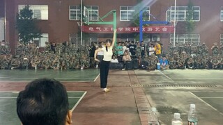 军训才艺展示 中国舞《九儿》翻跳