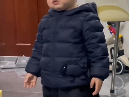 หนูน้อยน่ารักร้องไห้ไปดูปฏิกิริยาคุณแม่ไป แสดงฉากเสียน้ำตาได้อย่างคล่องแคล่ว #เซียนร้องไห้หลอก